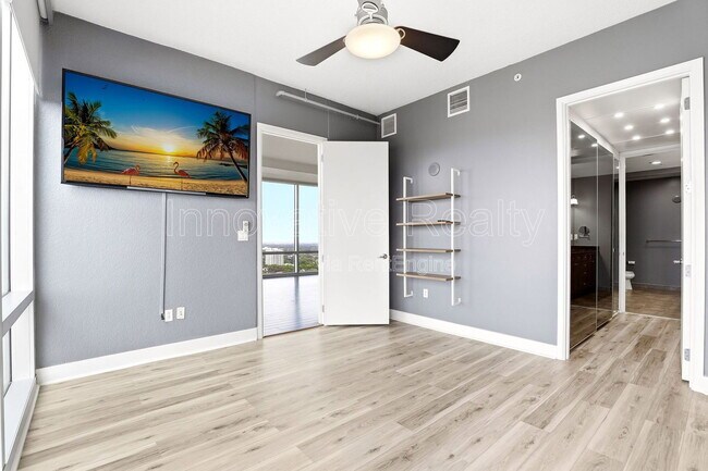 Building Photo - 150 E Robinson St