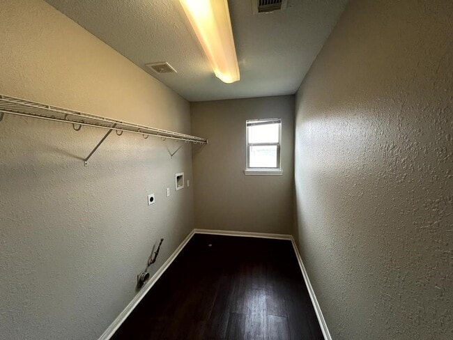 Building Photo - 6519 Mildenhall Ct