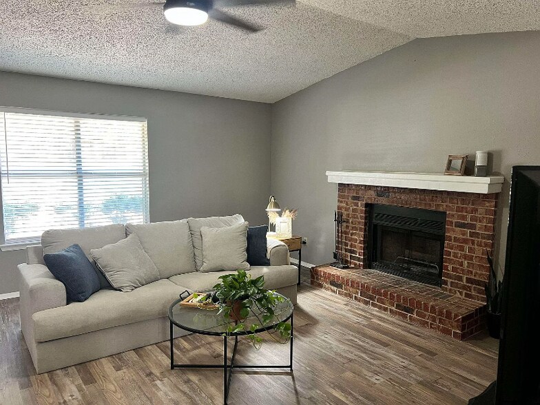 Building Photo - 3711 Pratt Ln