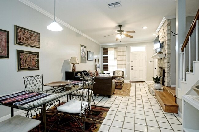 Building Photo - 641 W 31st 1/2 St