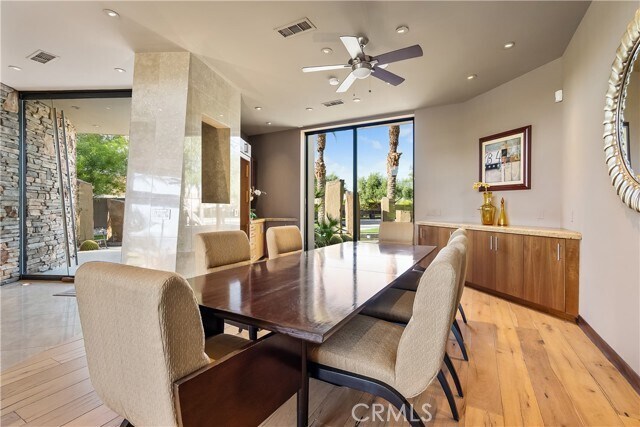 Building Photo - 68 Royal St Georges Way