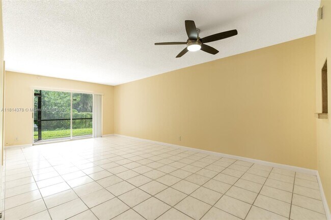 Building Photo - 7900 S Colony Cir
