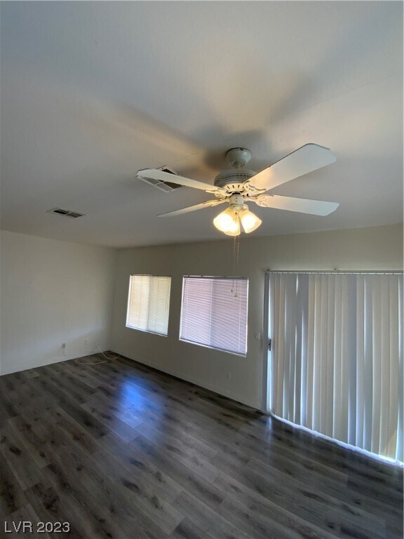 Building Photo - 330 John Henry Dr