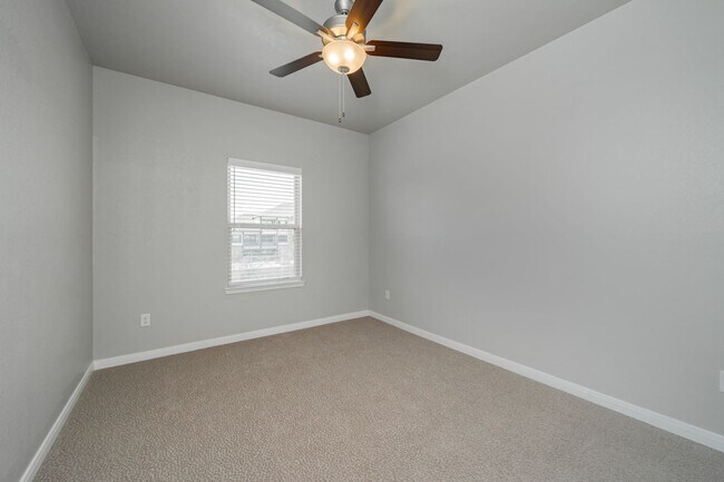 Building Photo - Spacious Townhome Available Now!