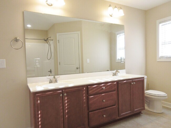 Building Photo - Nice 3 Bedroom Home in Richlands