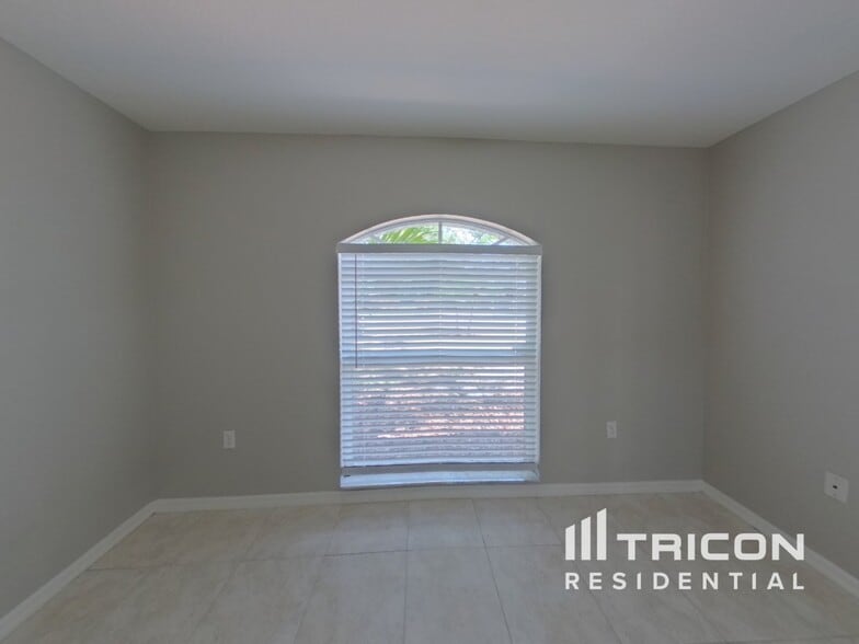 Building Photo - 4614 Breezy Pines Blvd