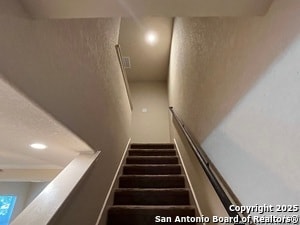 Building Photo - 6934 Lakeview Dr.