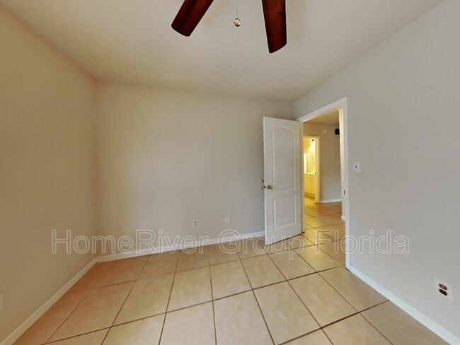 Building Photo - 3399 Green Briar Cir