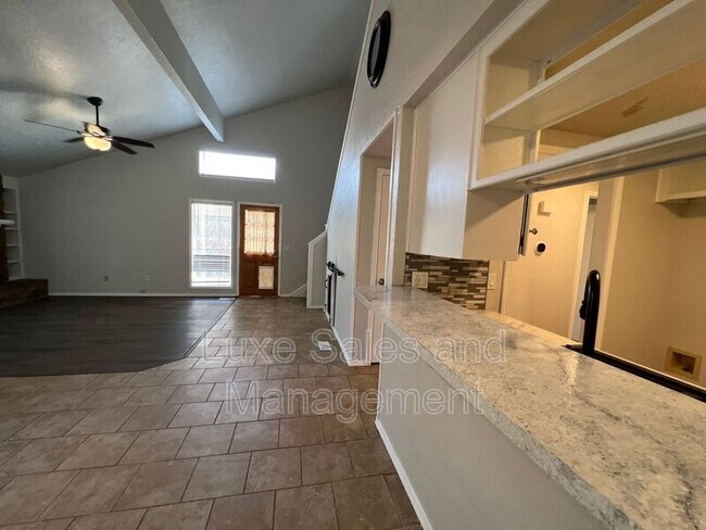 Building Photo - 2137 Goodrich Dr