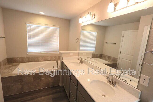 Building Photo - 4834 Olympus Dr