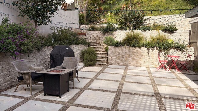 Building Photo - 3823 Broadlawn Dr