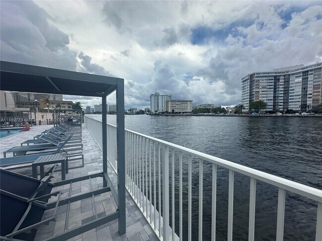 Building Photo - 1849 S Ocean Dr