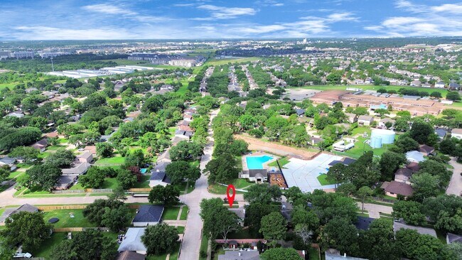 Building Photo - 1902 Kings Arms Way