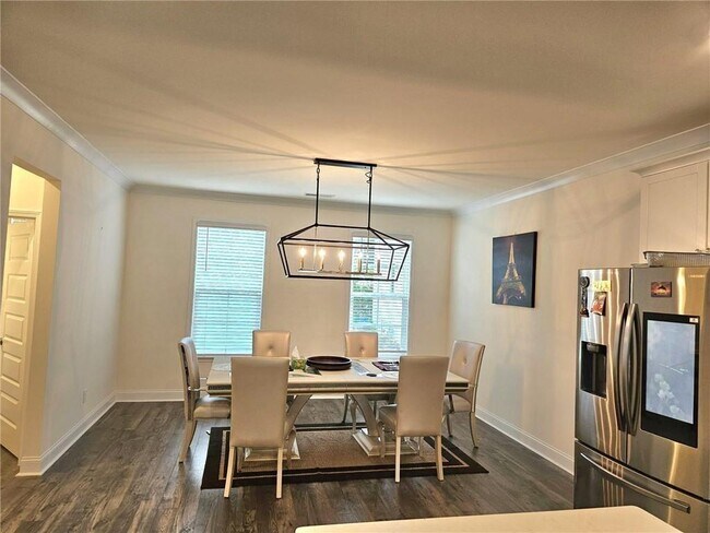 Building Photo - 1297 Ascot Ter