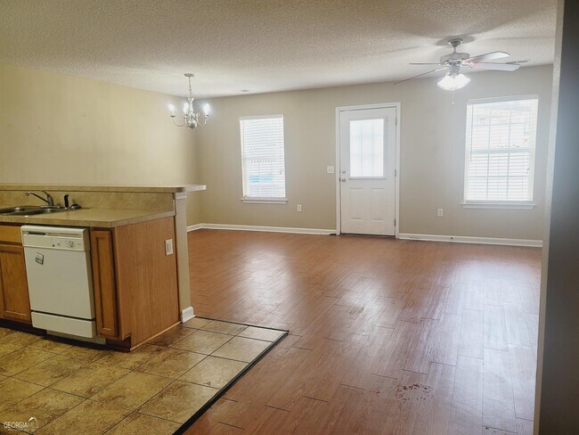 Building Photo - 6007 Towne Pk E Dr