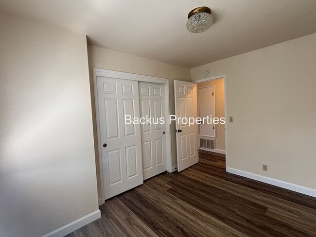 Building Photo - Very nice upstairs two bedroom condo in We...