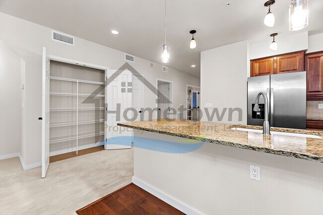 Building Photo - 355 W Waterside Dr