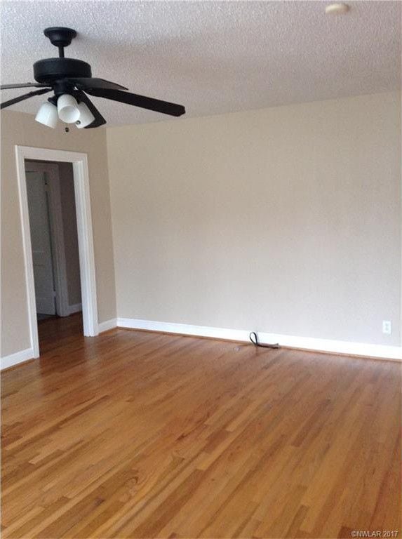 Building Photo - ** AVAILABLE JUNE 1ST ** CUTE 3/1 BROADMOO...