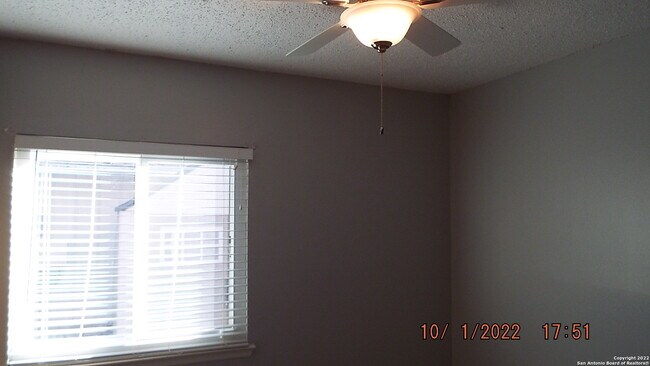 Building Photo - 8032 Laurel Bend