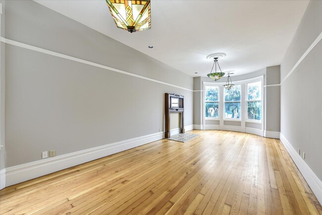 Primary Photo - Beautifully Updated Top Floor Three Bedroo...