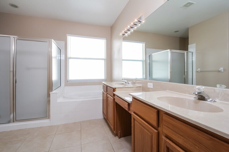 Building Photo - 1792 Old Summerwood Blvd