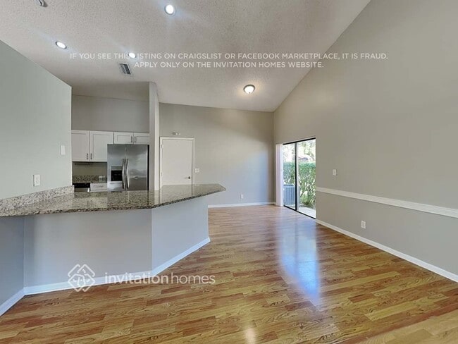 Building Photo - 5112 NW 49th Ave