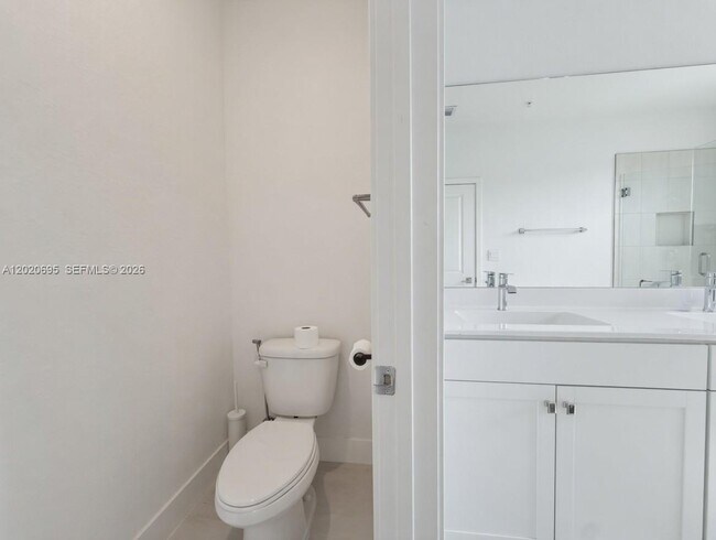 Building Photo - 217 SW 170th Ave