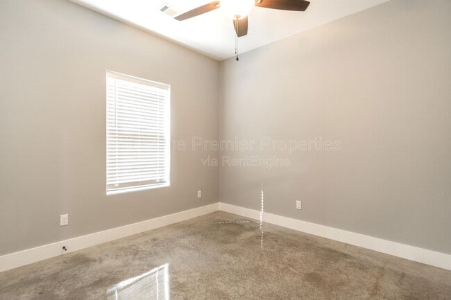 Building Photo - 1419 S 7th Ave