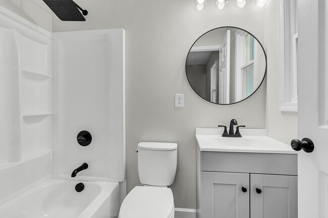 Building Photo - 30 Guerry Cir