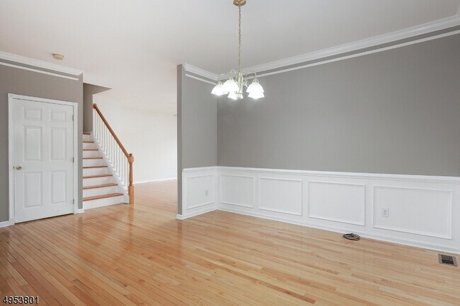 Building Photo - 240 Patriot Hill Dr