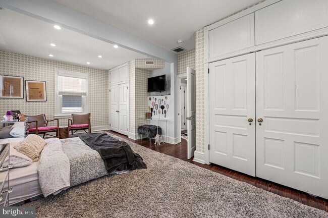 Building Photo - 217 Wayne Ave