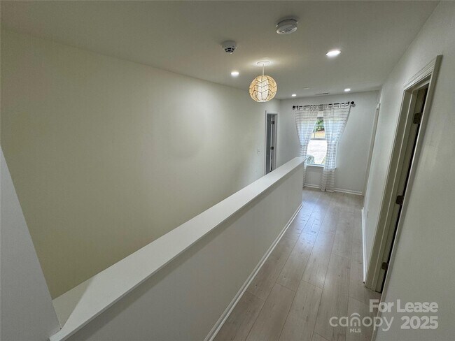 Building Photo - 8419 Aspen Ct