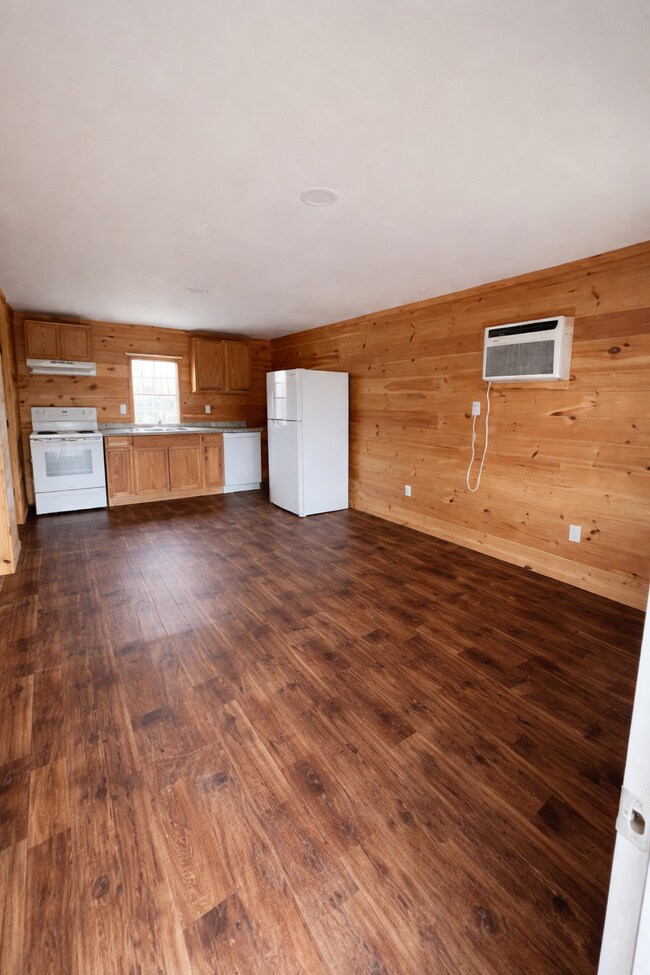 Building Photo - 73 Redbud Trl