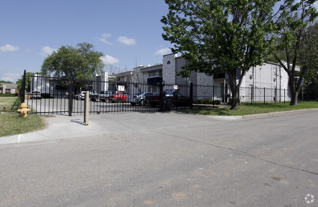 Primary Photo - Newport Shores Apartments
