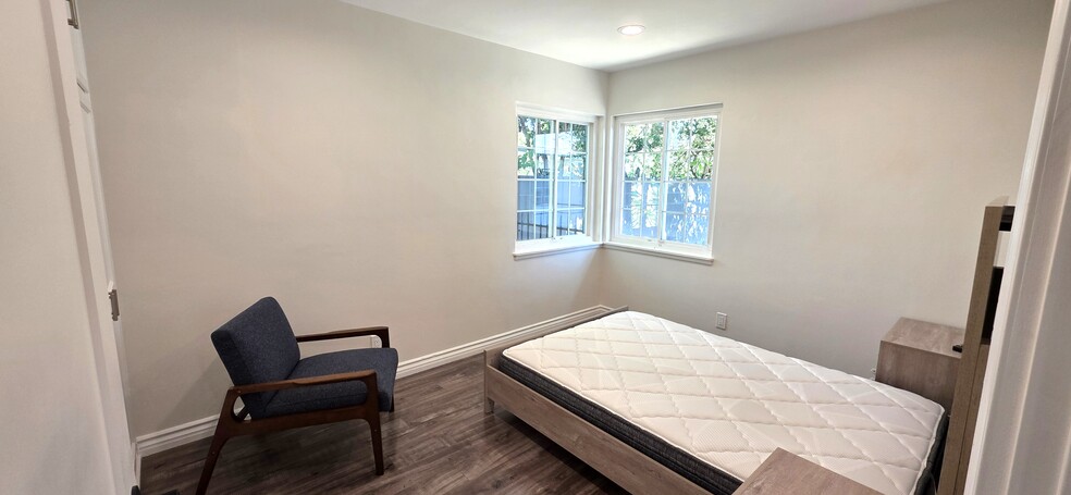 Bedroom 3 - 13821 Burton St