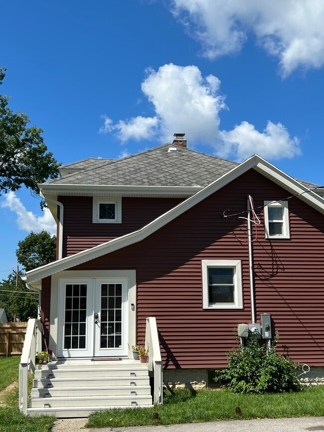 Building Photo - 3020 Parnell Ave