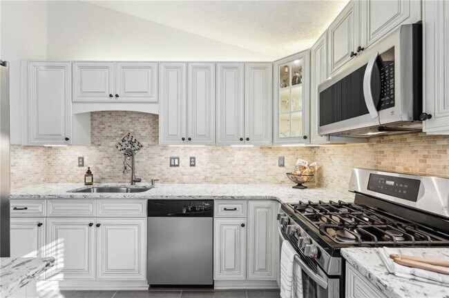 Building Photo - 10475 Willow Meadow Cir