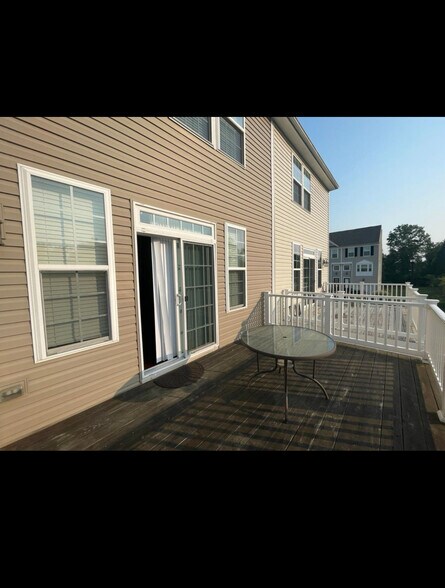 Building Photo - 8322 Heritage Crossing Ct