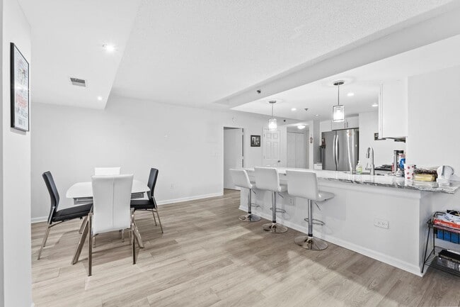 Building Photo - 759 2nd St