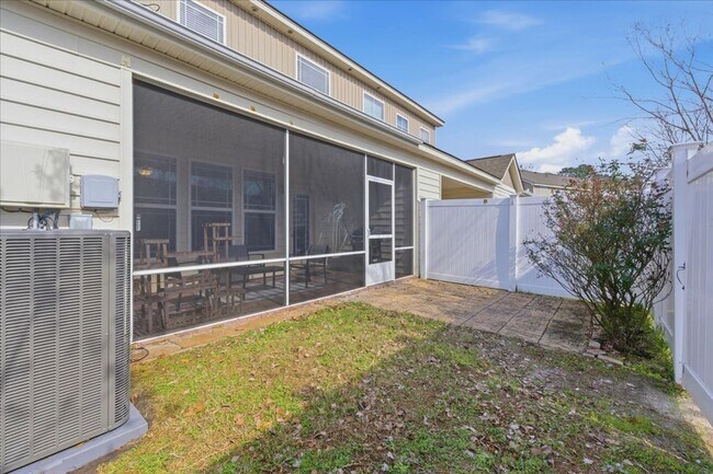 Building Photo - 205 Durham Park Way