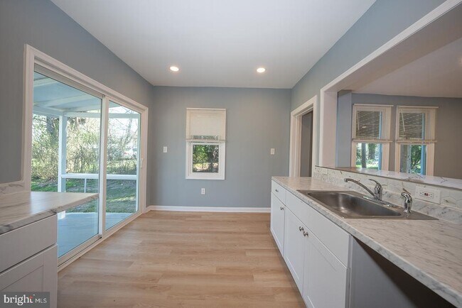 Building Photo - 732 Buck Ln