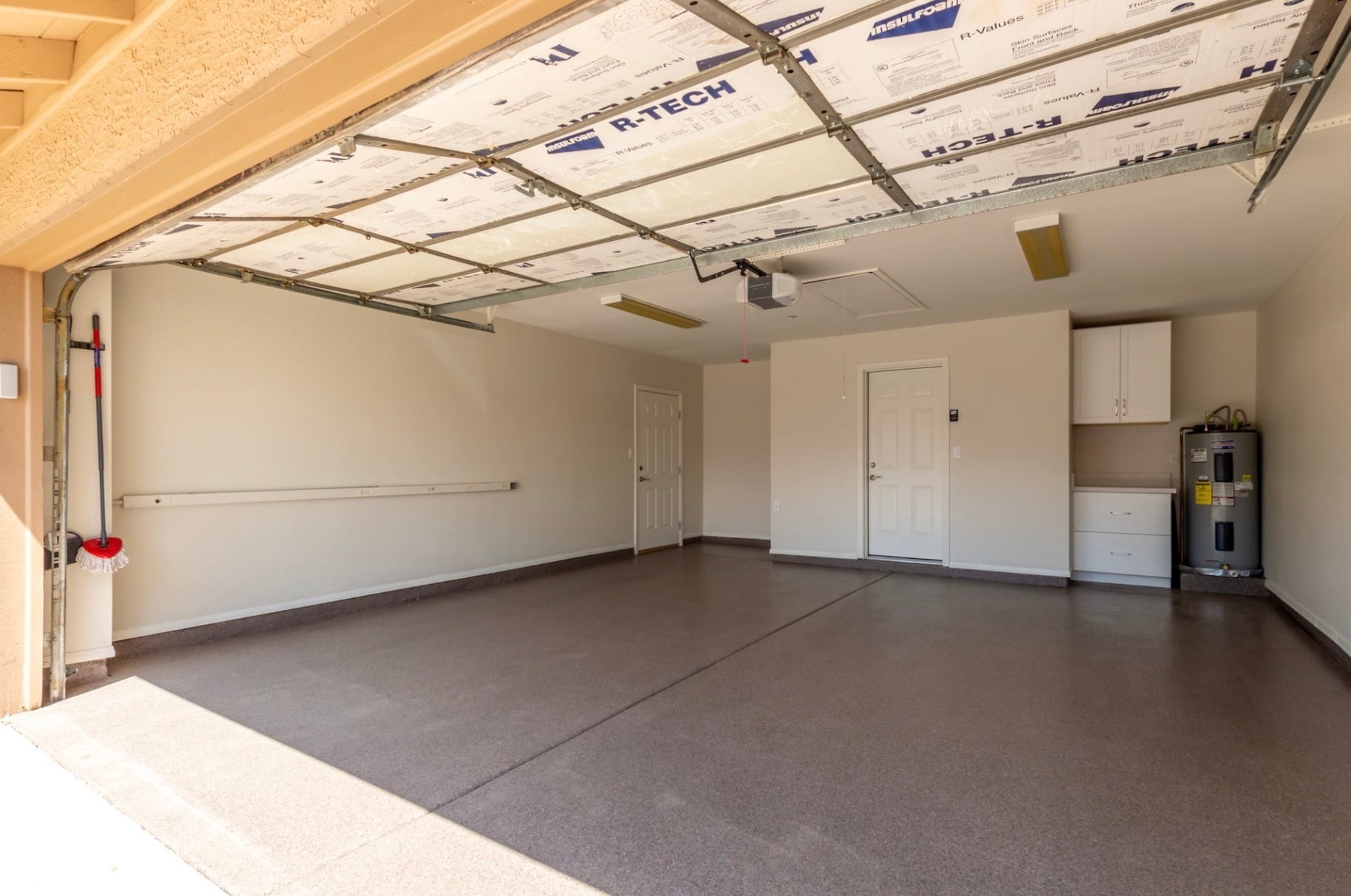 Building Photo - 945 N Pasadena