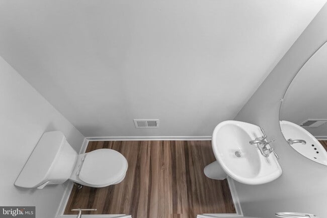 Building Photo - 153 Old Lincoln Hwy