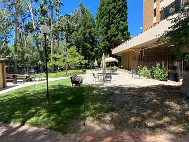 Building Photo - 1200 Riverside Dr