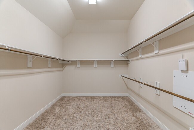 Building Photo - 34 Danby Place