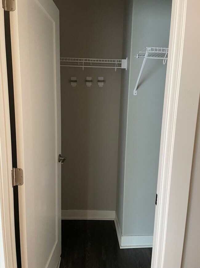 Building Photo - Beautiful newer home in West Des Moines - Waukee School Dist!