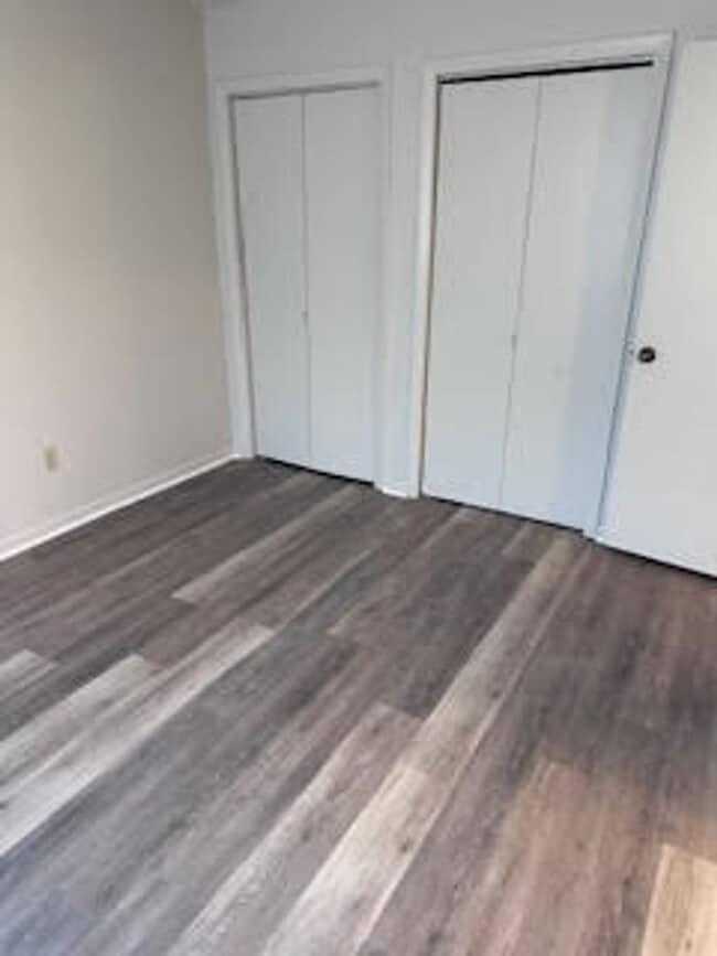 Building Photo - 1516 Kraft Ave