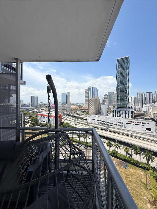 Building Photo - 350 S Miami Ave