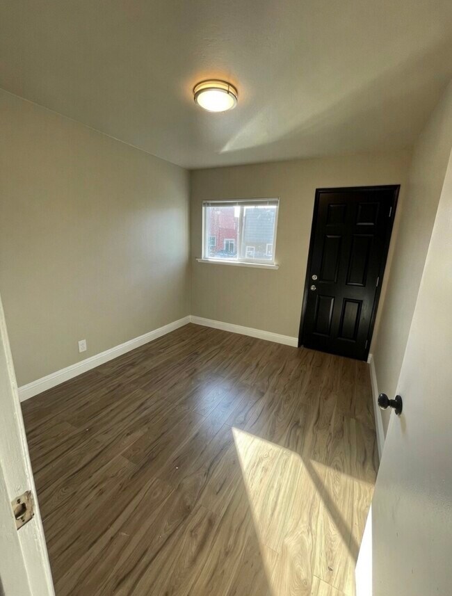 Building Photo - 1 A St