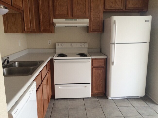 Building Photo - 5202 Daybreak Cir
